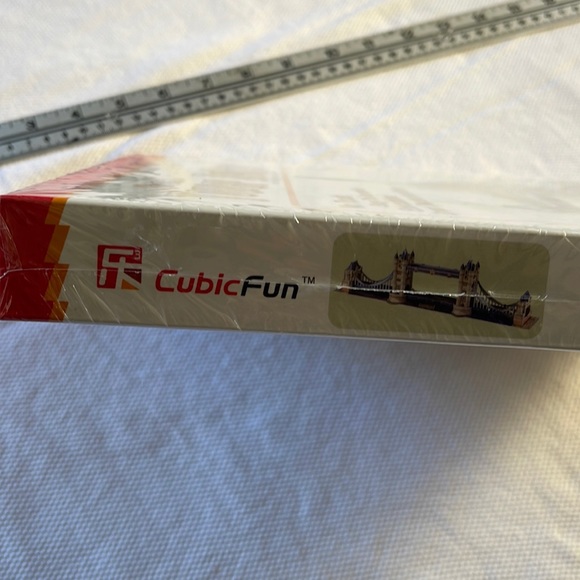 🦋3/40 3D Puzzle - Tower Bridge 118 pieces STEM Toy - Picture 7 of 9